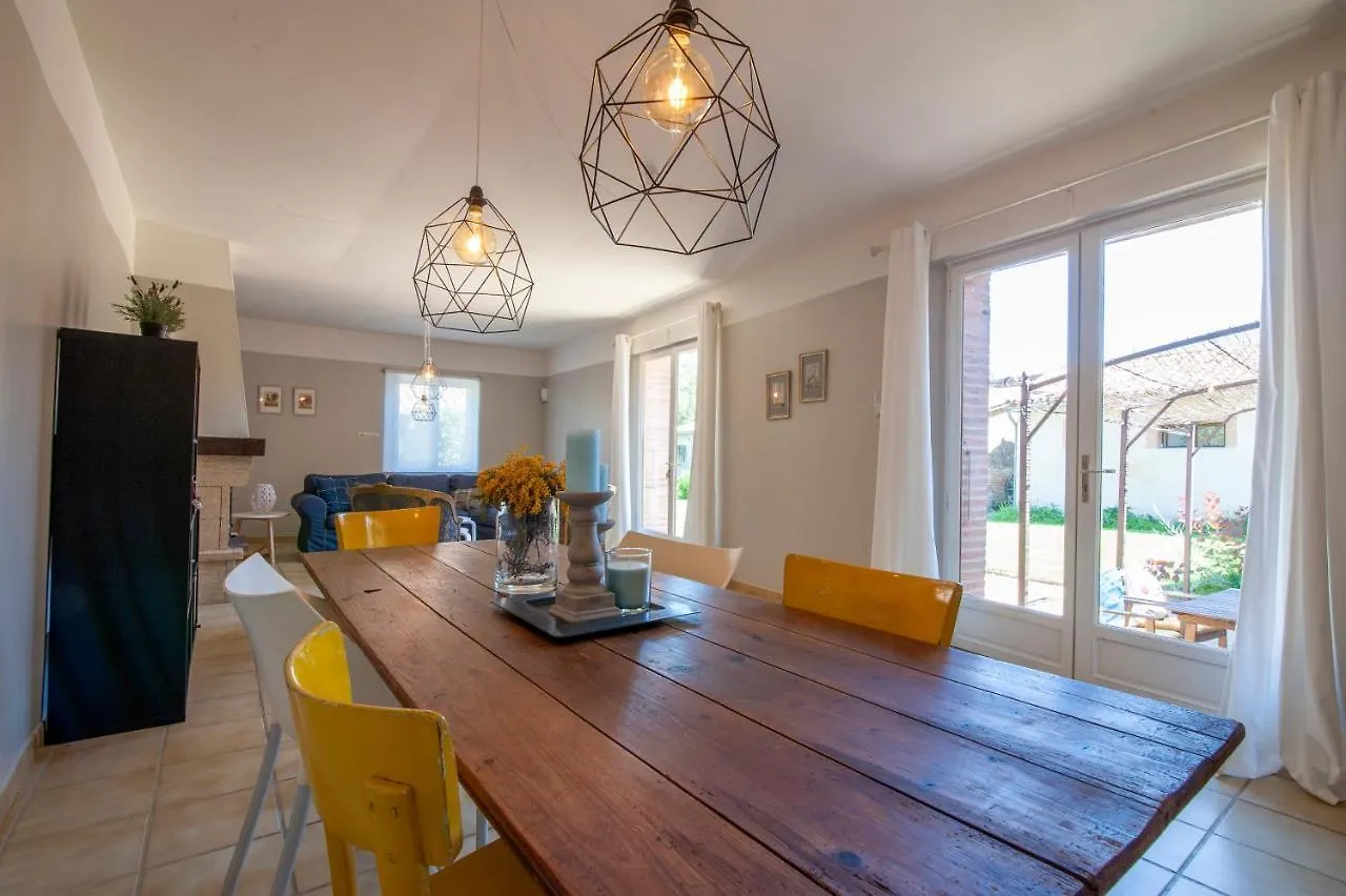 Escudes Bed and Breakfast Vigueron 0*,